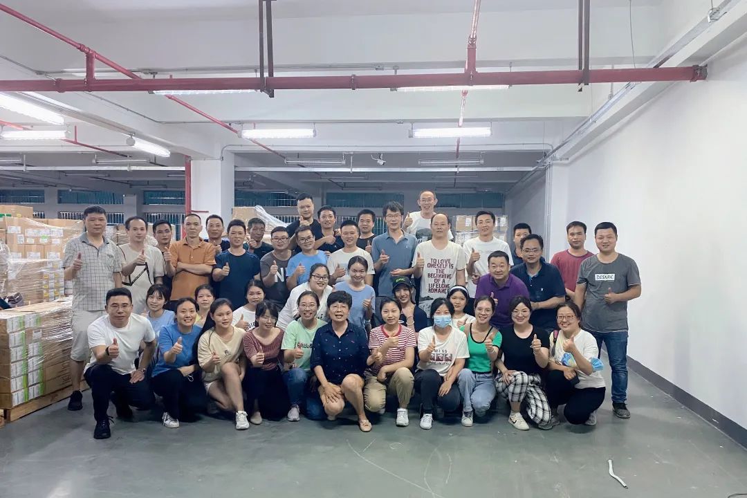 同心聚力 戰(zhàn)高溫酷暑，英唐智控圓滿完成深圳倉(cāng)搬遷工作